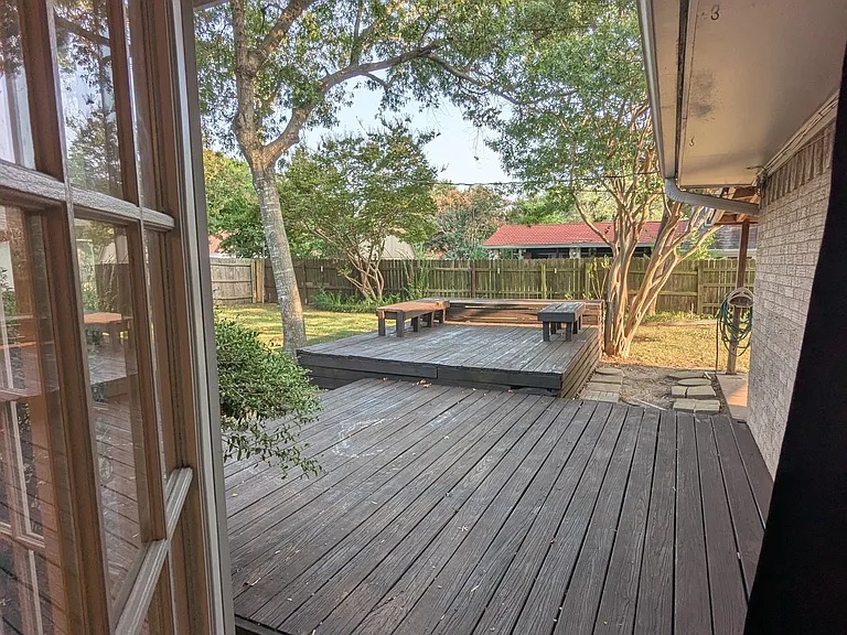 2311 Lange St — Photo 33