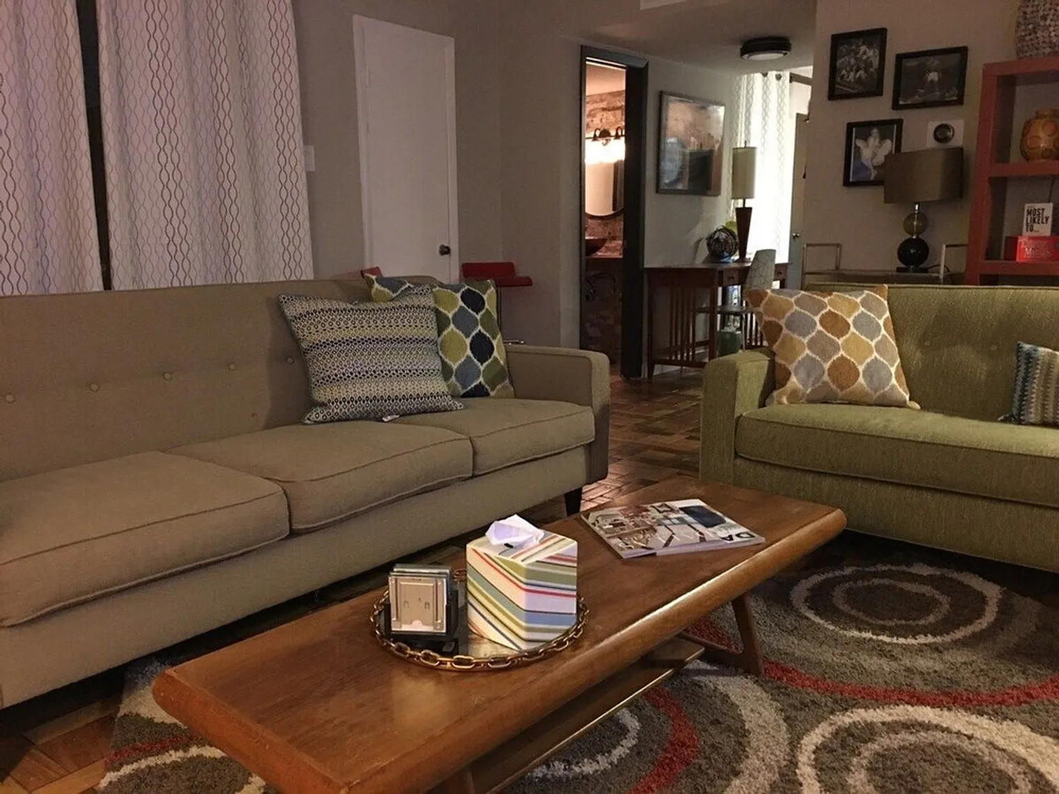 2 bed, 2.0 bath, 990 sqft, $2,682 — Photo 1