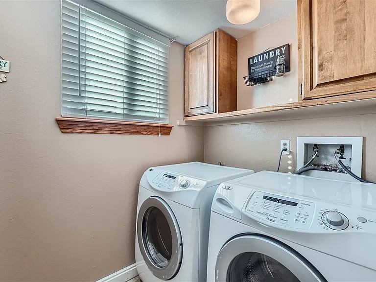 621 Devinney Ct — Photo 14
