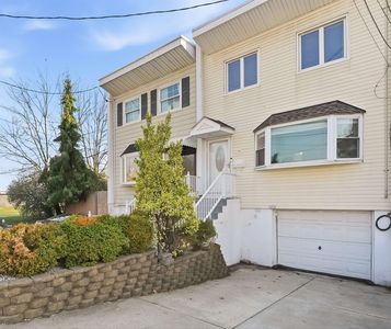 106 E 28th St, Bayonne, NJ, 07002