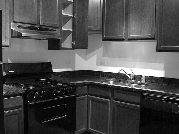 4th image of 3623 S Winchester Ave
