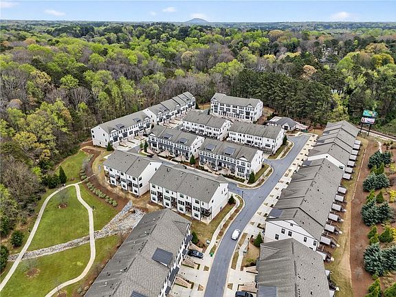 4th image of 2341 Medlock Ln