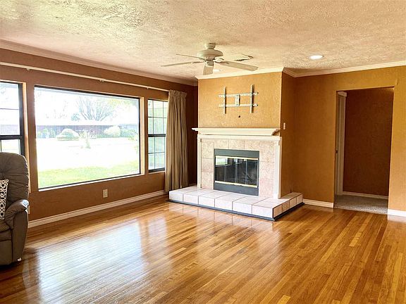 3rd image of 4801 Lakeshore Dr
