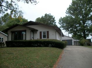 1703 Rutledge Dr, Lincoln, IL 62656