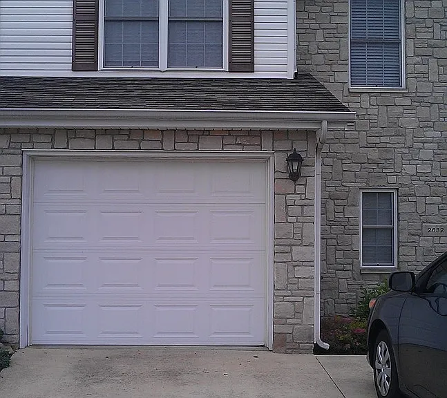 2632 E Oaklawn Ct — Photo 1