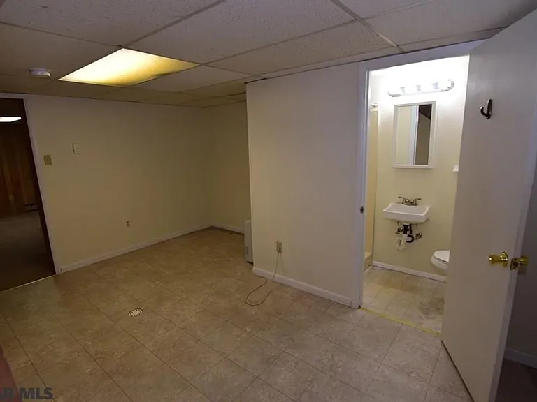 2095 Mary Ellen Ln — Photo 18