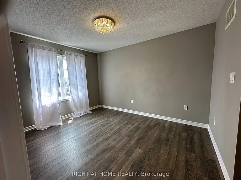 301 Murlock Hts — Photo 17