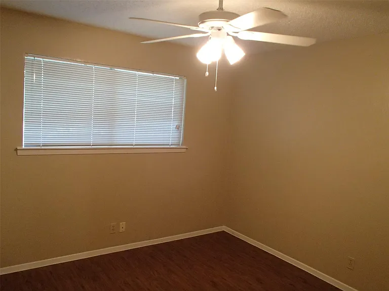 3702 Rocky Hollow Trl #B — Photo 9
