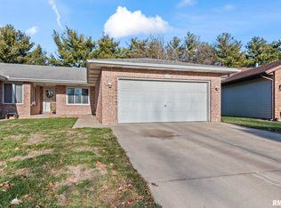 5214 Carlton Dr, Springfield, IL 62703