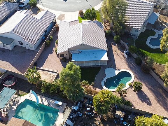 3rd image of 163 N ALBERT Drive