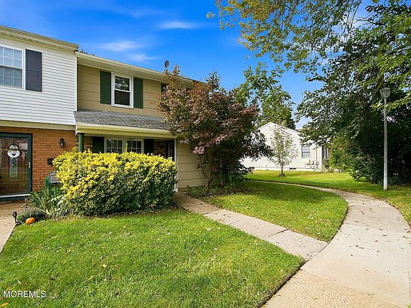3rd image of 56 Kingsley Way