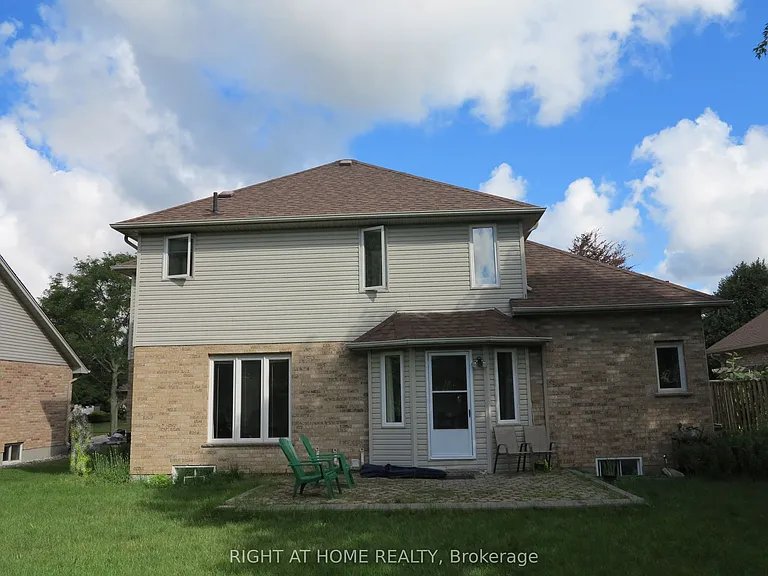 35 Moraine Cres — Photo 28