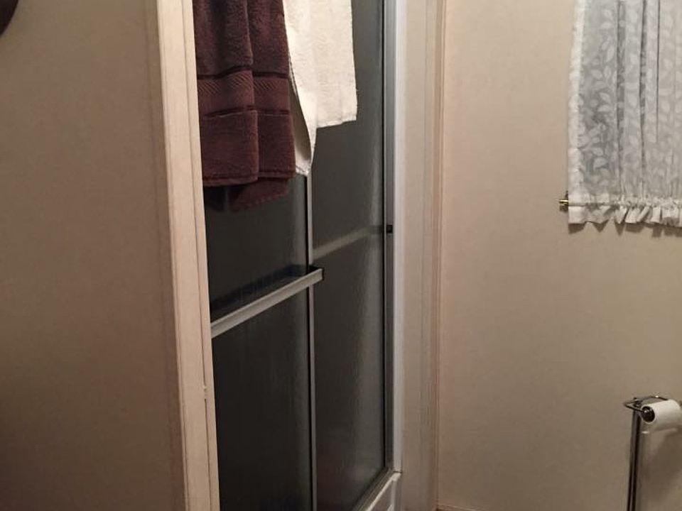 1st image of 1800 N Linwood