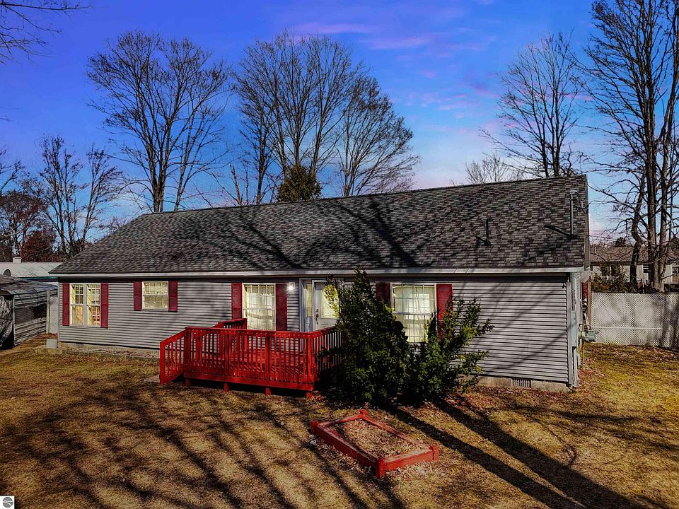 1st image of 4424 Ironwood Dr N