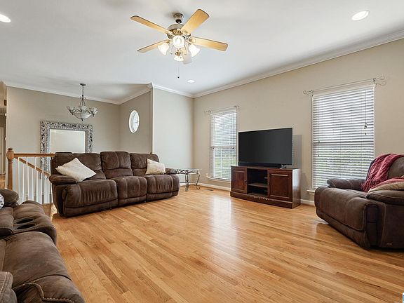 5th image of 7017 Fox Creek Dr