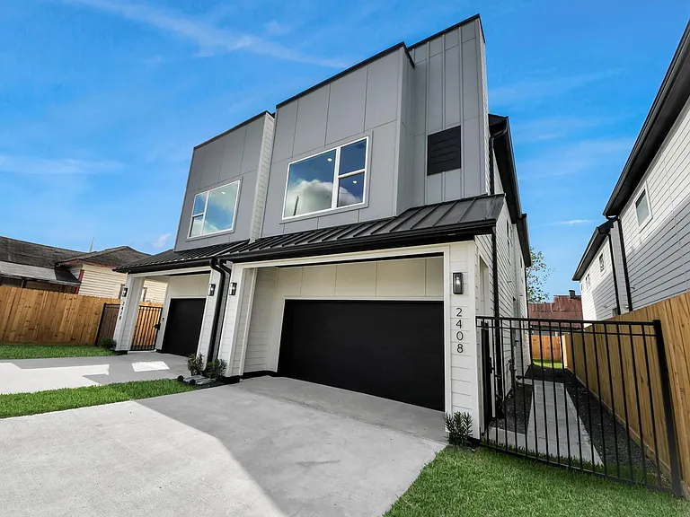 2408 Lorraine St — Photo 2
