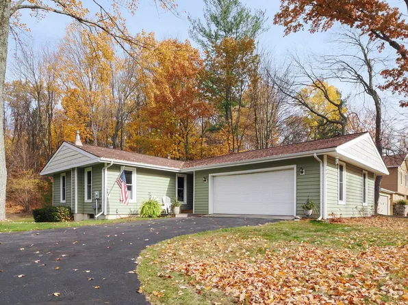 3841 Manchester Rd, Traverse City, MI 49686