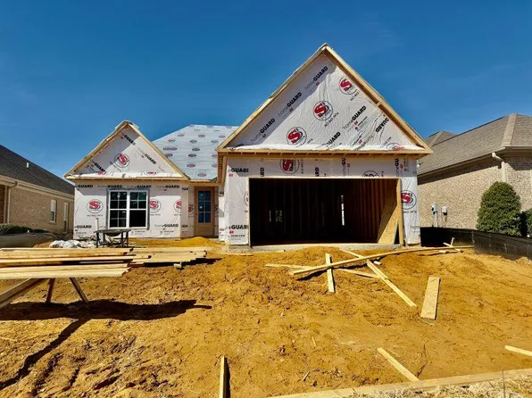 165 Village Lake Dr, Tupelo, MS 38801