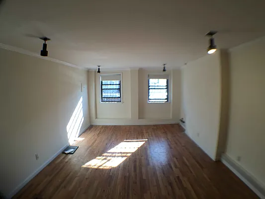 Rented by Francine Realty | media 19
