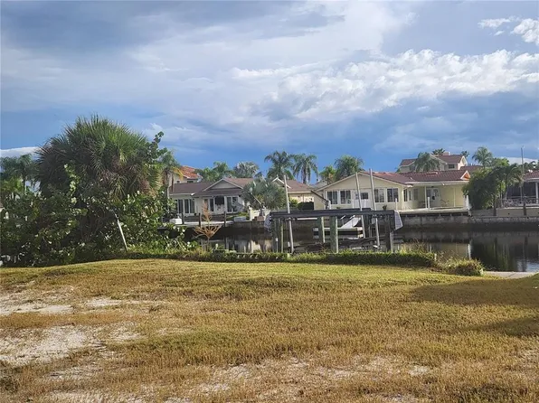 3532 Floramar Ter #5, New Pt Richey, FL 34652