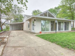 416 Fairview Dr, Champaign, IL