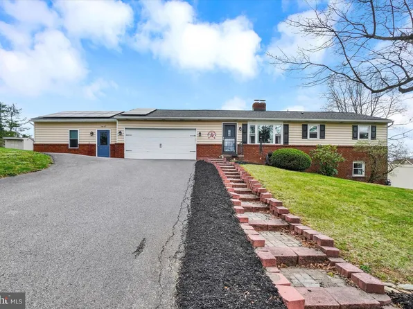 231 Kirsta Ln, Dallastown, PA 17313