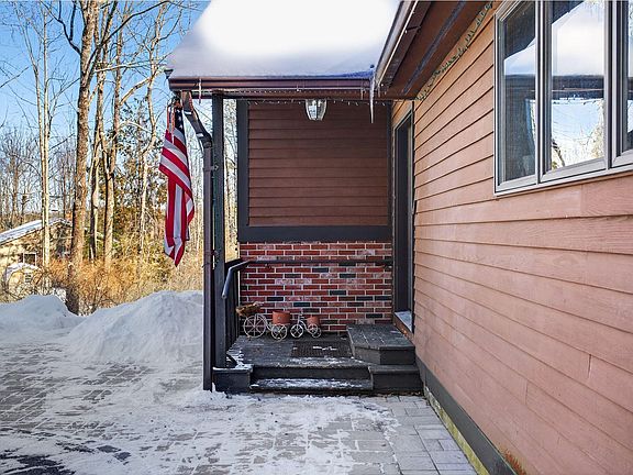 4th image of 70 Huntington Hill Road