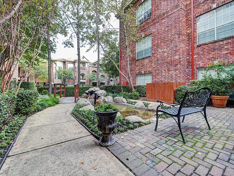 Post Oak Park — Photo 6