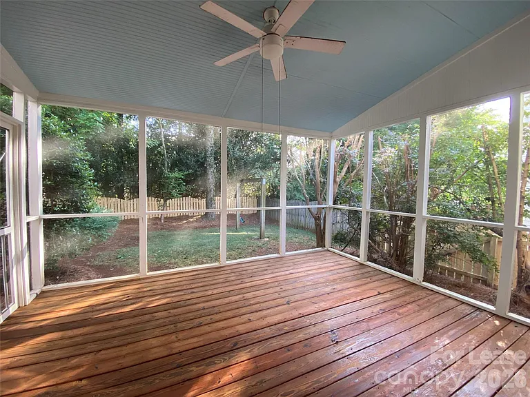 9513 Wilson Hall Dr — Photo 30