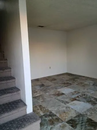 2 bed, 1.5 bath, 800 sqft, $2,300 — Photo 3
