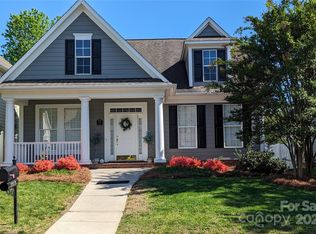 1313 Gainsborough Dr, Matthews, NC 28104