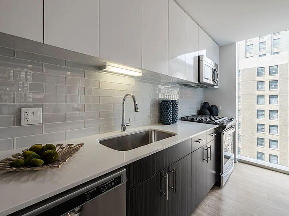 2nd image of 202 N Garland Ct #2703