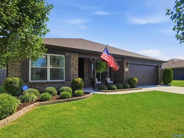 136 Chestnut Cv, Owens X Rds, AL 35763