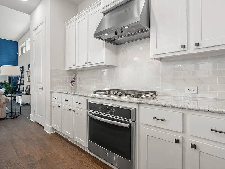 1825 Oak Trail Dr — Photo 4