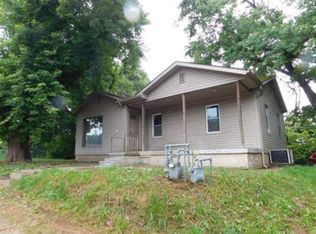 1470 Riverview Dr, Zanesville, OH 43701