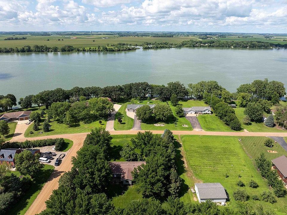 1st image of 4 S Fox Lake Dr E