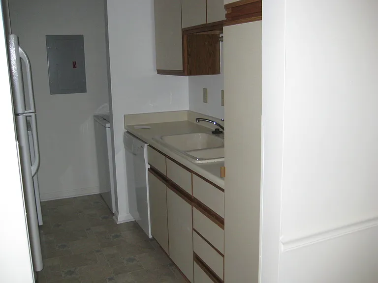 110 Heywood Rd #19D — Photo 6