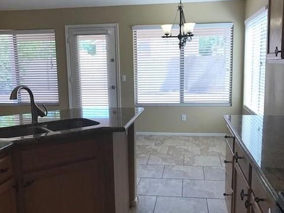 3rd image of 1098 W Swan Dr