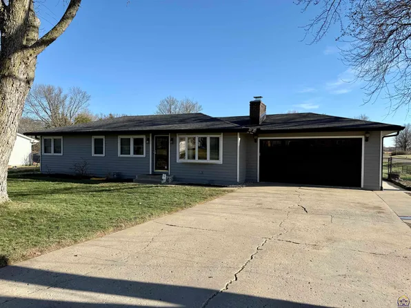 941 NW Pleasant Hill Ln, Topeka, KS 66618