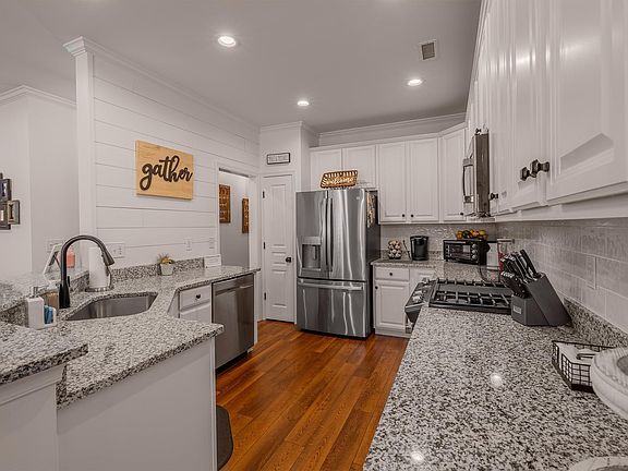 5th image of 7 Rachel Ct