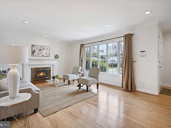 5th image of 11109 Stillwater Ave