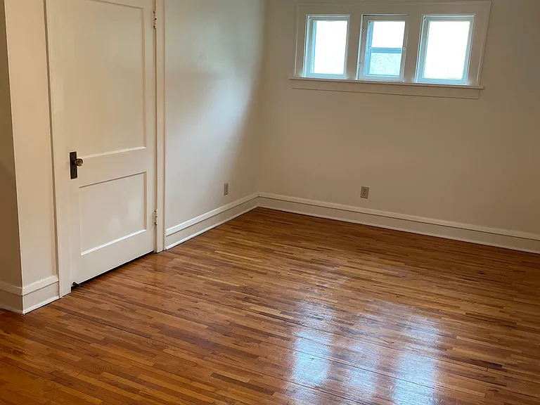 St. Clair Apartments — Photo 21