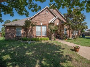 1044 Blueberry Ct, Crowley, TX 76036