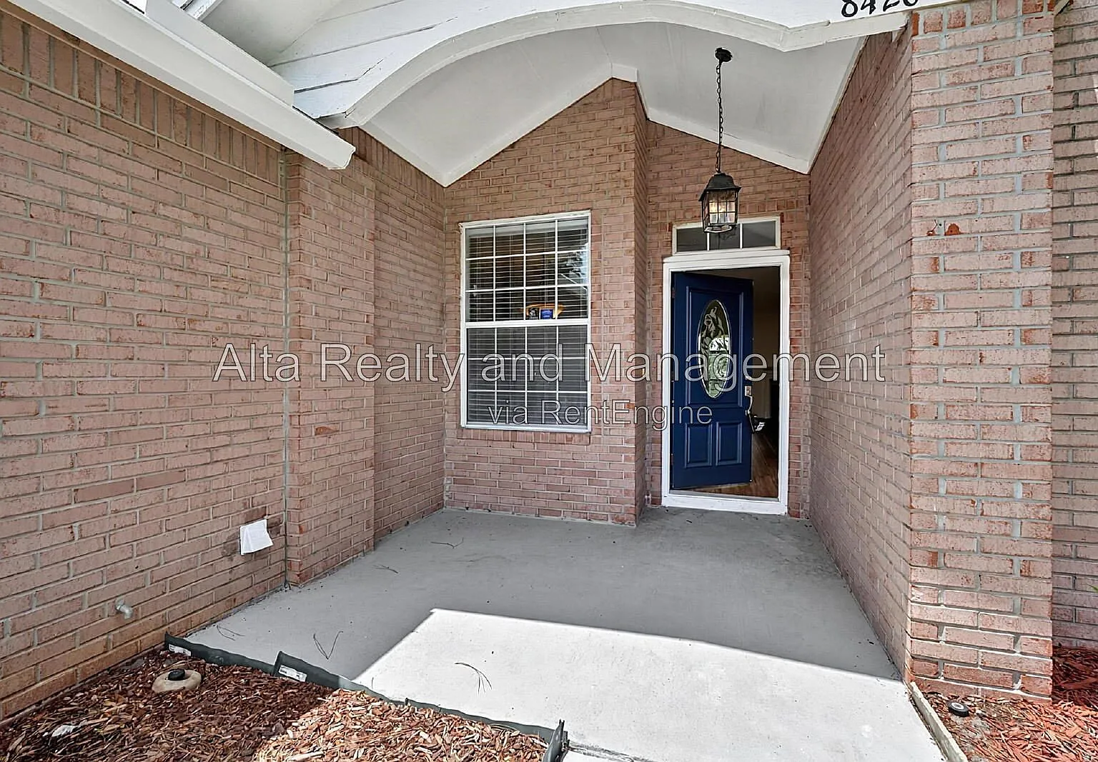 4 bed, 2.0 bath, 2221 sqft, $2,295 — Photo 4