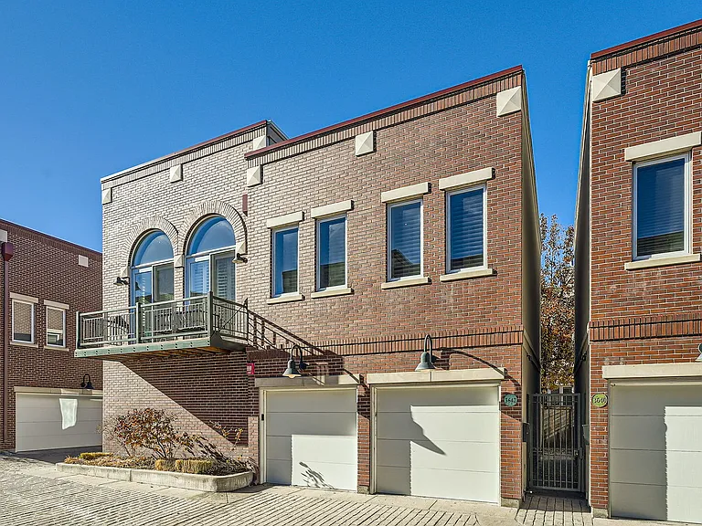 3642 E Ellsworth Ave — Photo 1