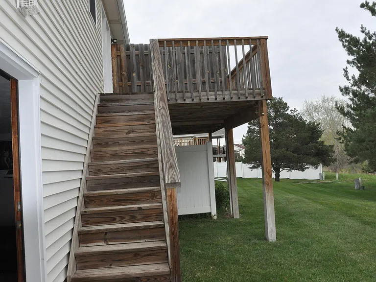 2041 Colorado Dr — Photo 21