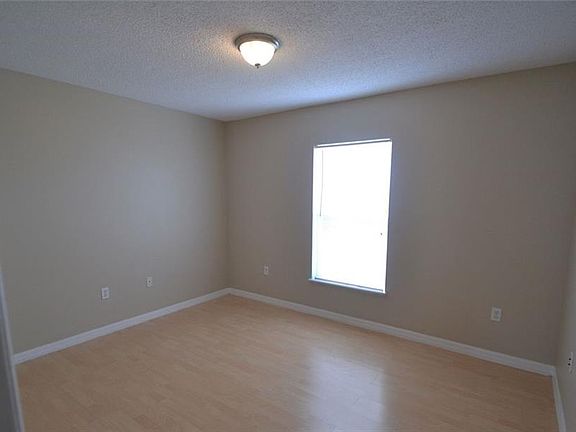 5th image of 1210 Amazon Ln