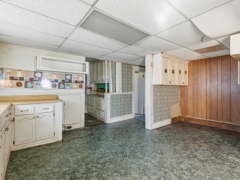 3332 Walnut Ave SW — Photo 8