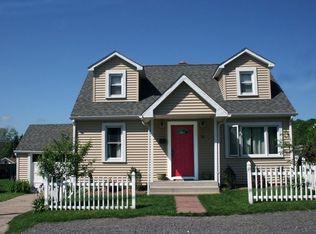 51 Parrish St, Dallas, PA 18612