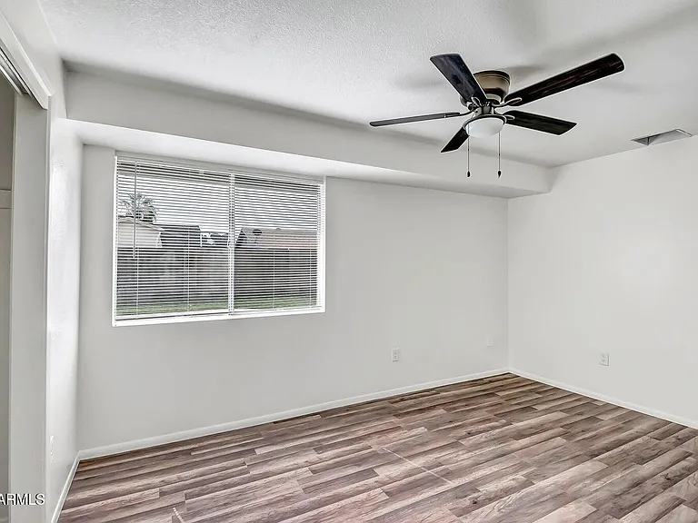 5601 W Carol Ave — Photo 15